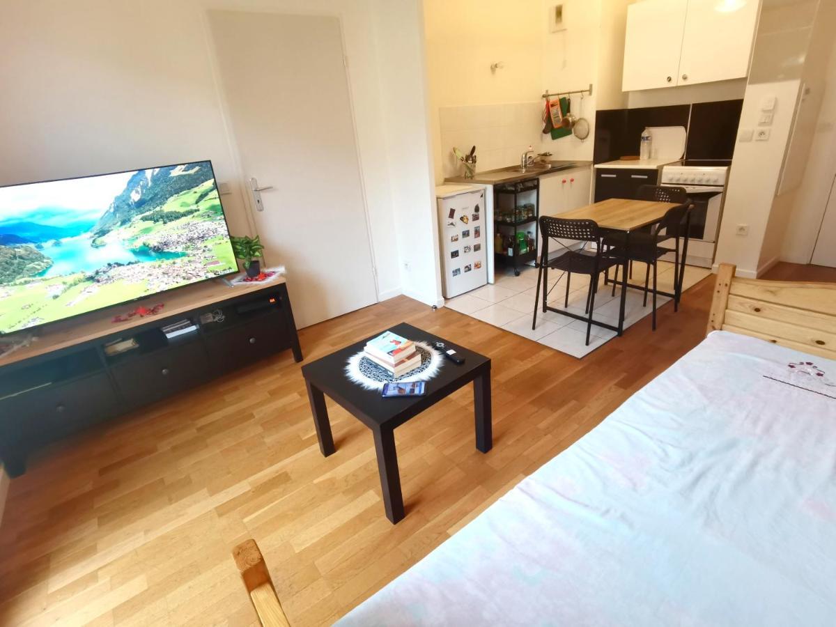 Versailles Trip Appartement Buc  Eksteriør bilde